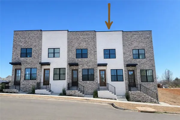 2607 S 30th Street, Rogers, AR 72758