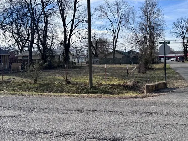 199 N 7th, Stilwell, OK 74960