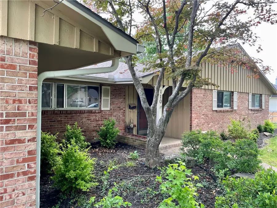 110 Rogers Circle Drive, Springdale, AR 72764 - #2