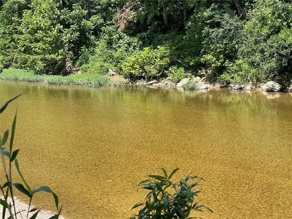 Stoneriver Lane, Berryville, AR 72616
