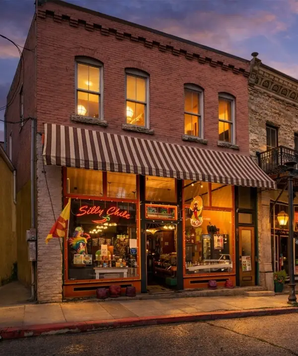 87 Spring Street, Eureka Springs, AR 72632