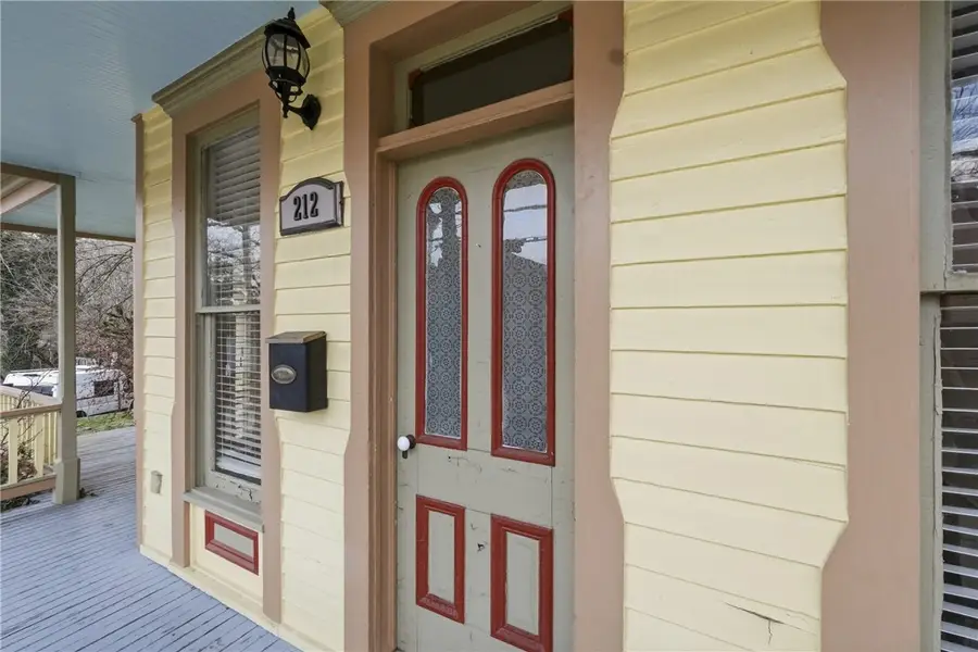 212 Spring Street, Eureka Springs, AR 72632 - #3