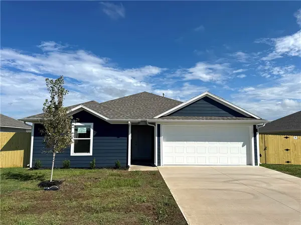 551 Riggs Street, Prairie Grove, AR 72753
