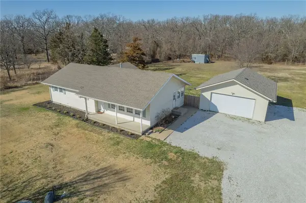 12860 Hickory Drive, Neosho, MO 64850