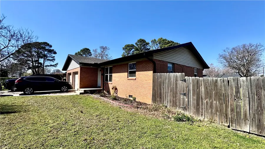 2000 A & B Dee Avenue, Springdale, AR 72762 - #2