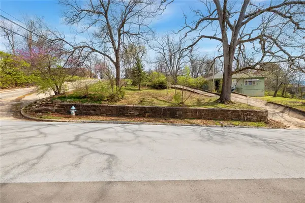 208 S Locust Avenue, Fayetteville, AR 72701