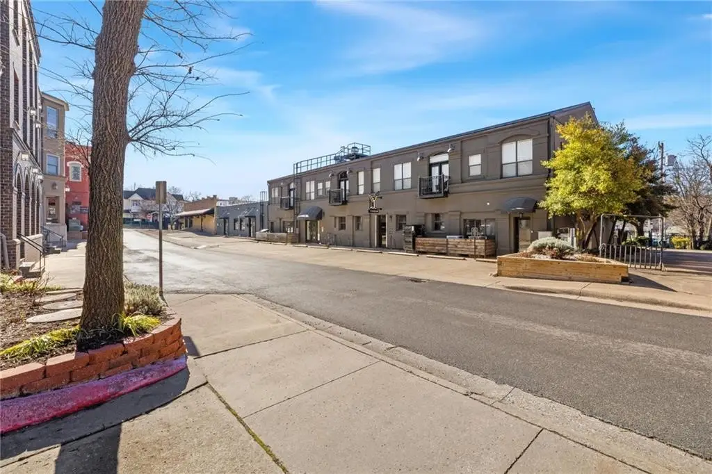 315 N Rollston Avenue #203, Fayetteville, AR 72701 - #1