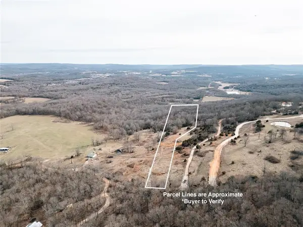 3877 W Kessler Mountain Road, Fayetteville, AR 72701