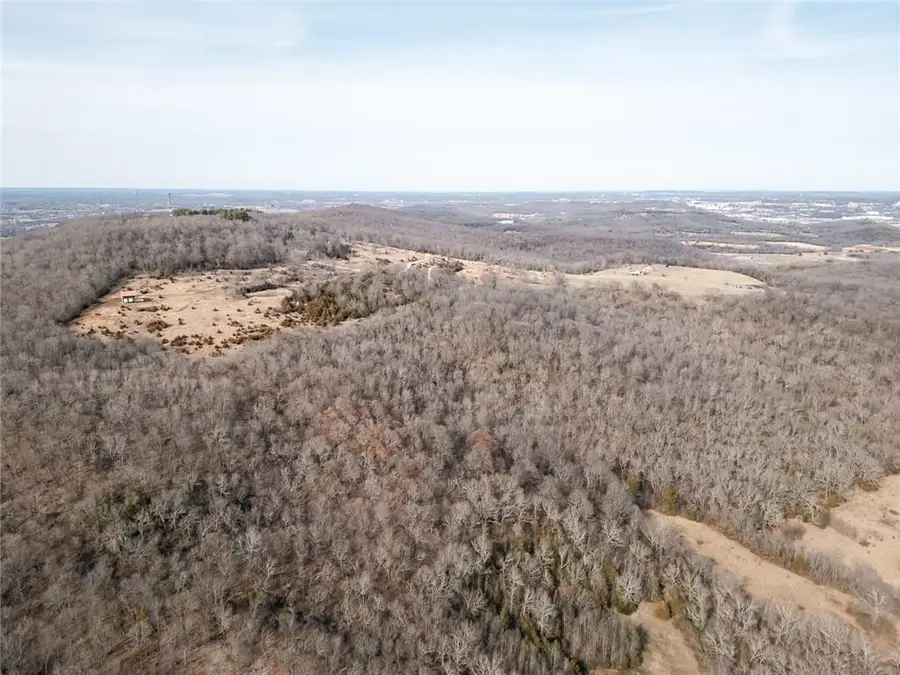 3877 W Kessler Mountain Road, Fayetteville, AR 72701 - #3