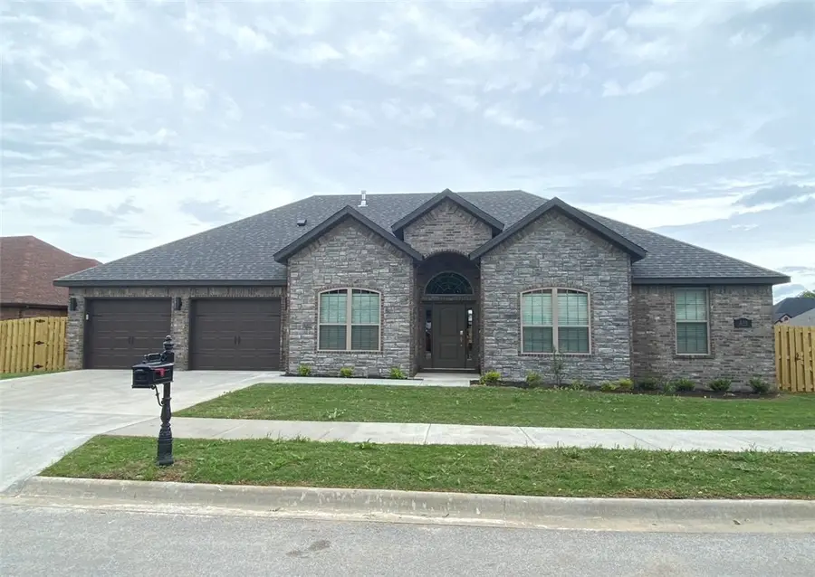 4692 W Triangle Street, Fayetteville, AR 72704 - #2
