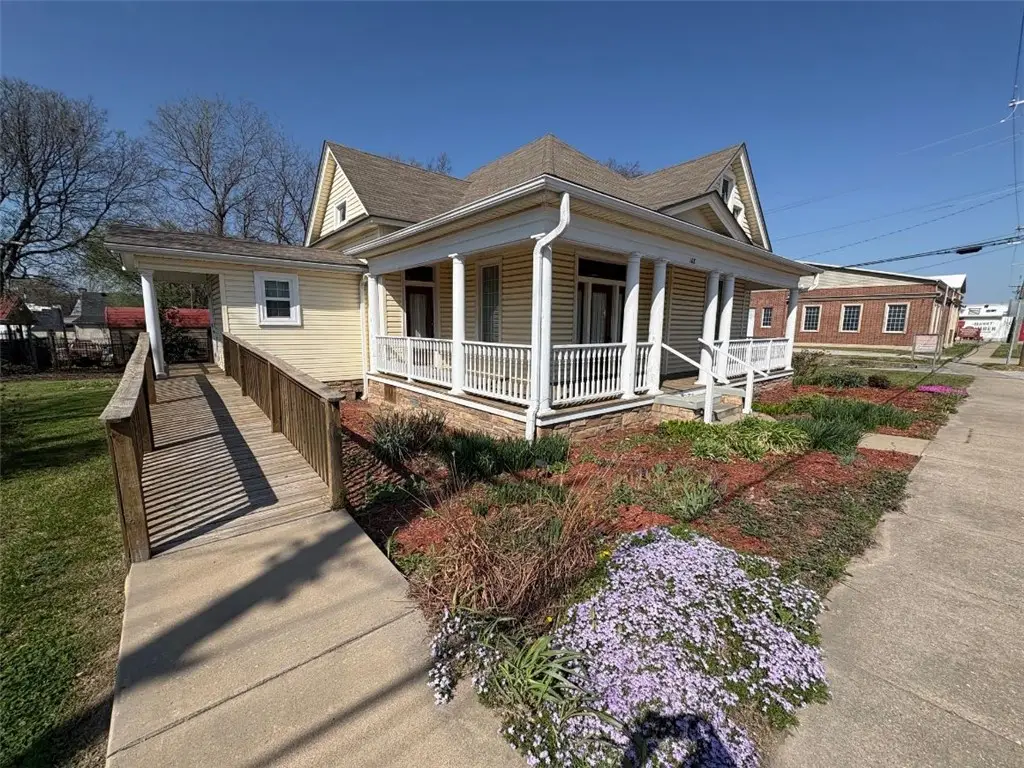 108 S Springfield Street, Berryville, AR 72616 - #1