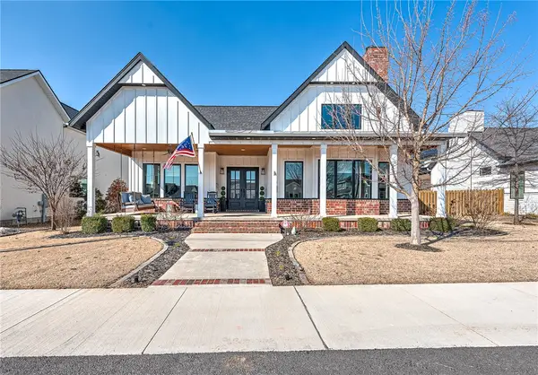 408 SW E, Bentonville, AR 72712