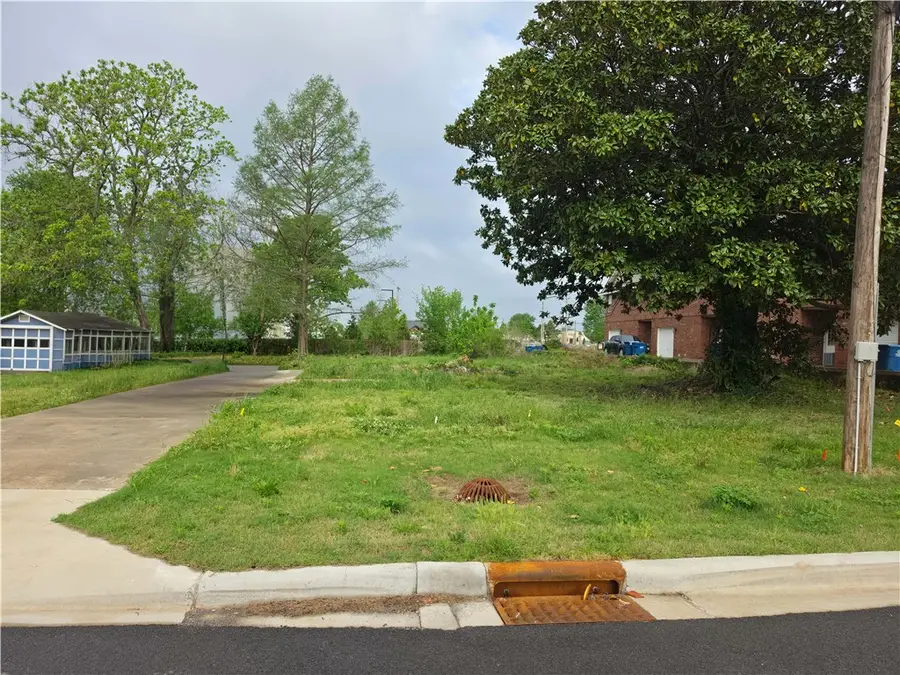 504 SW E Street, Bentonville, AR 72712 - #2