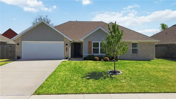 641 Hayden James Street, Prairie Grove, AR 72753
