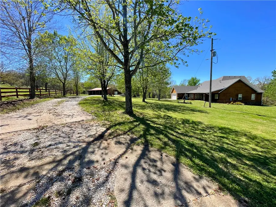 141 Hawn Avenue, Huntsville, AR 72740 - #2