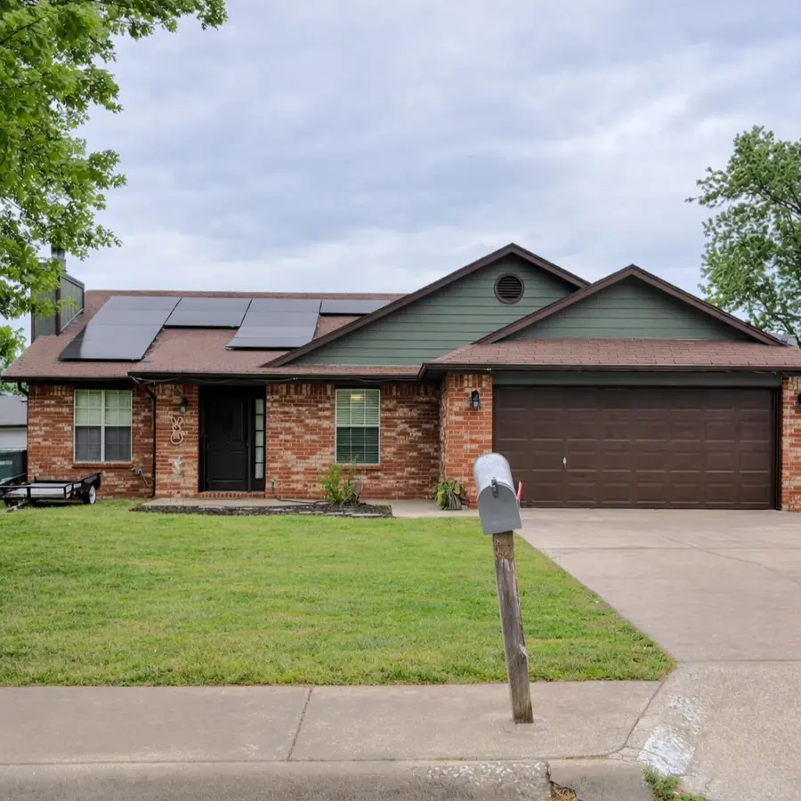 3807 W Locust Street, Rogers, AR 72756 - #2