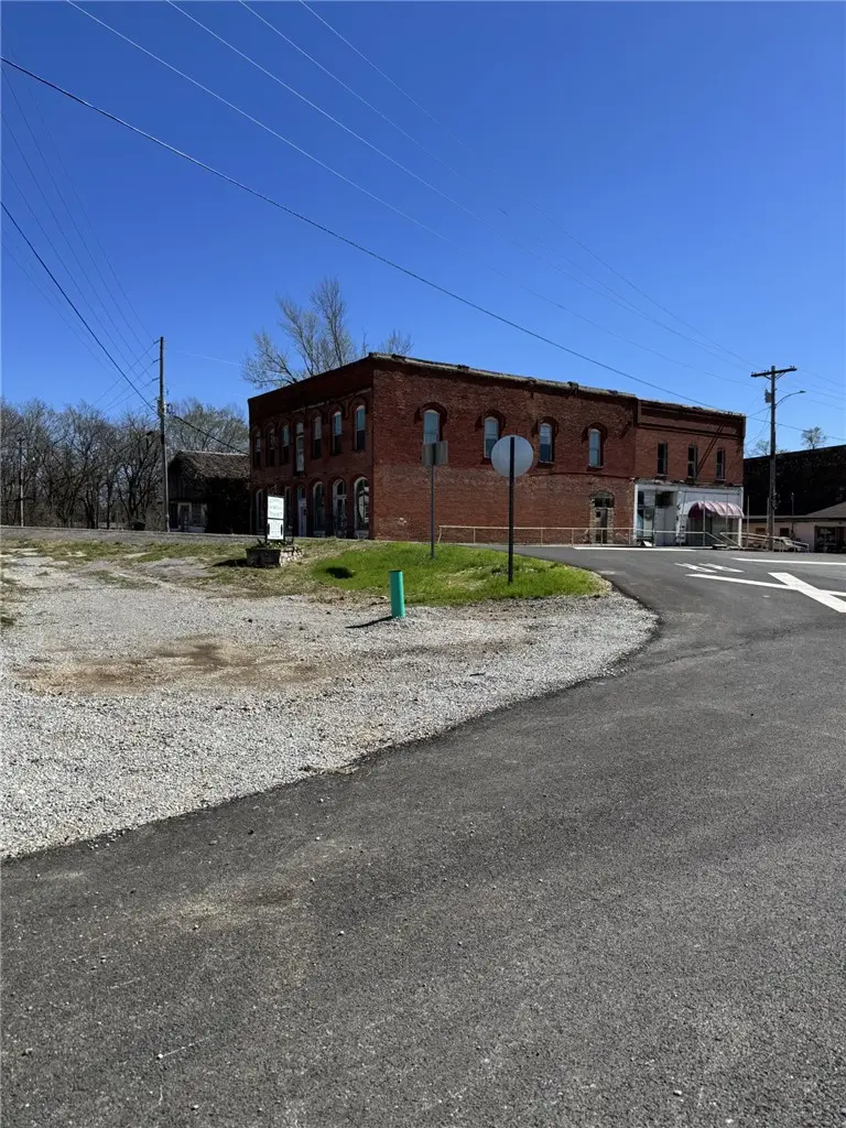 7637 North Street, Seligman, MO 65745 - #2
