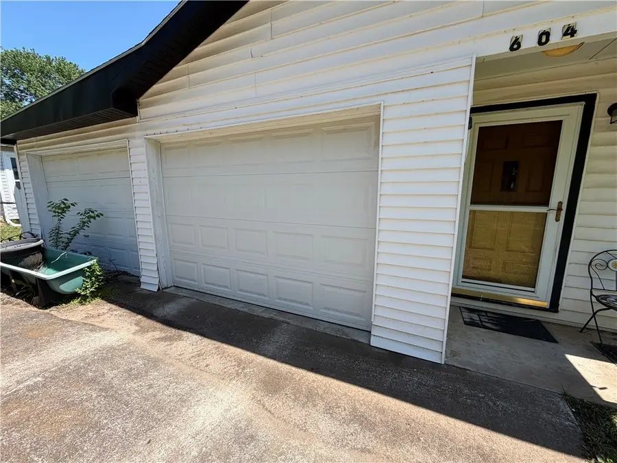 604 Missouri Place, Huntsville, AR 72740 - #2
