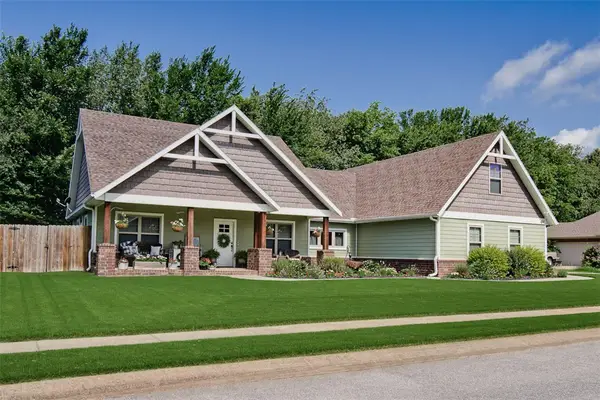 404 Grandview Drive, Prairie Grove, AR 72753