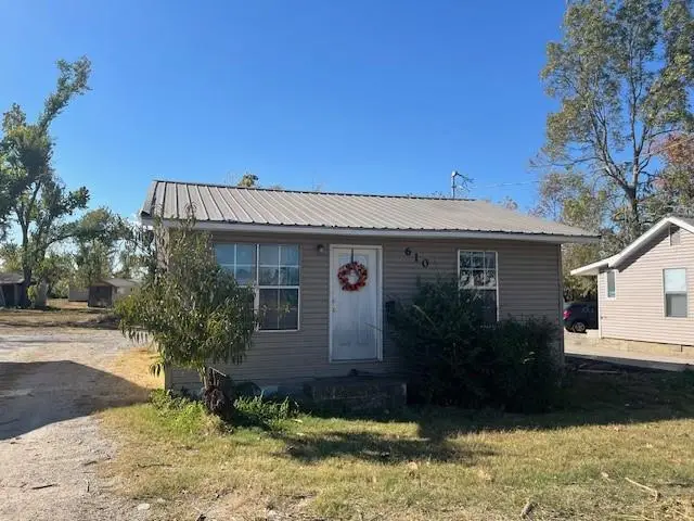 612 N 8th Street, Rogers, AR 72756 - #2