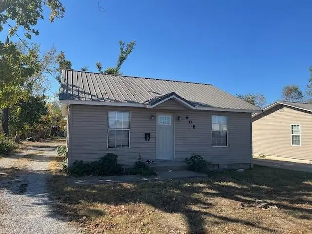 612 N 8th Street, Rogers, AR 72756 - #3