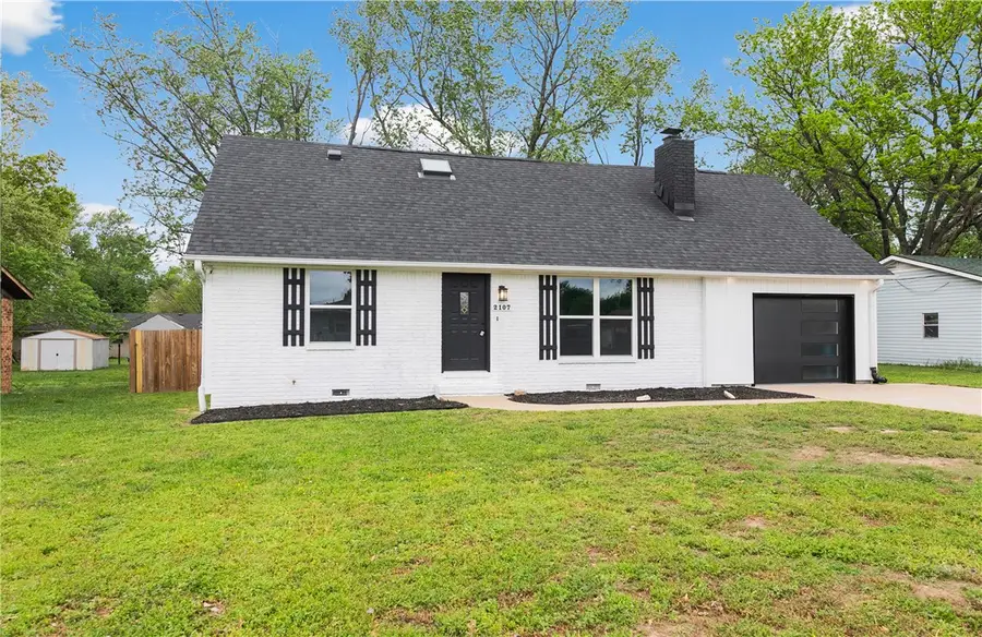2107 Douglas Street, Bentonville, AR 72712 - #2