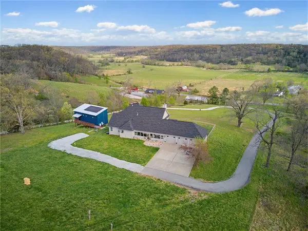 9641 Price Coffee Road, Bentonville, AR 72712