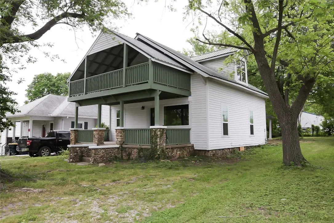 610 N Robinson Street, Harrison, AR 72601 - #1