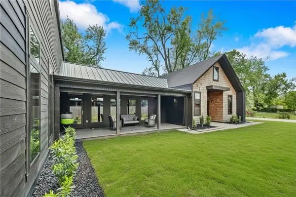 715 NW 8th Street, Bentonville, AR 72712