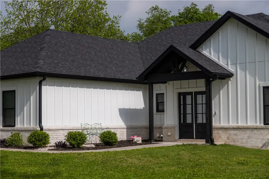 1213 W Pineville Road, Washburn, MO 65772 - #3