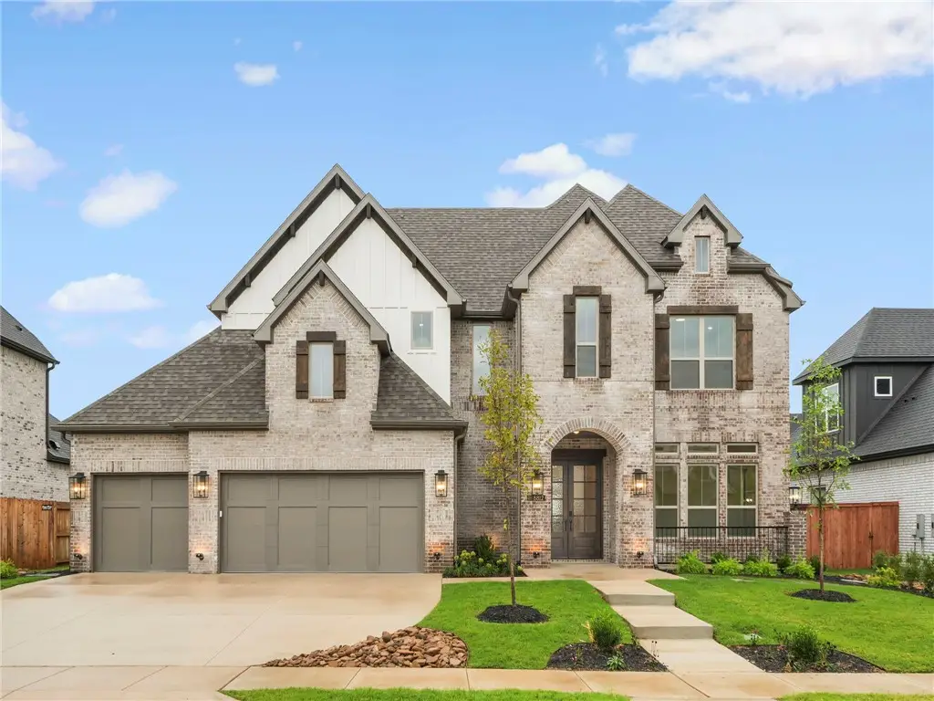 8812 W Comet Drive, Bentonville, AR 72713 - #1