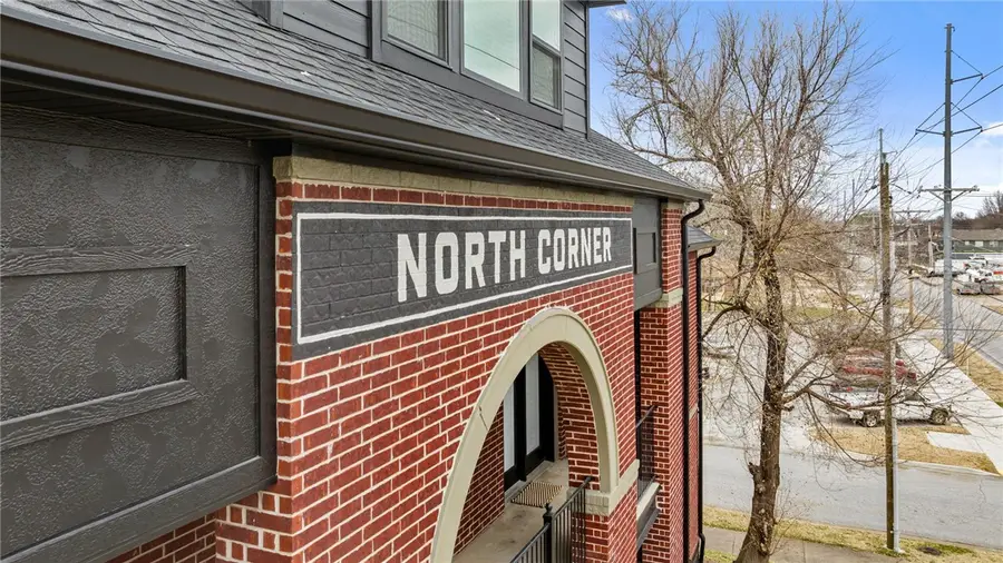 1115 N Leverett Avenue #204, Fayetteville, AR 72703 - #3