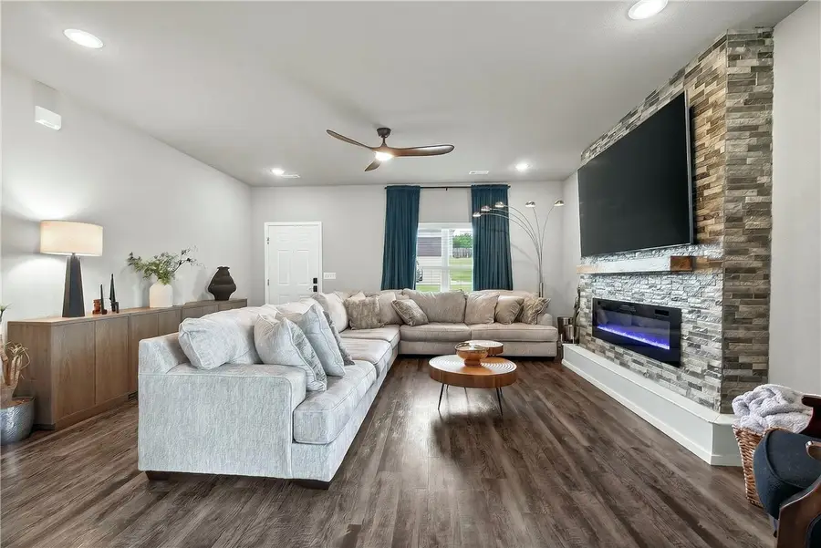 395 Worley Street, Huntsville, AR 72740 - #3