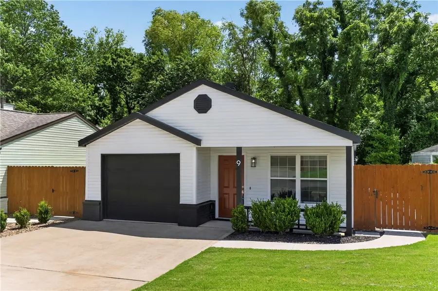 9 Brookhollow Place, Bentonville, AR 72712 - #3