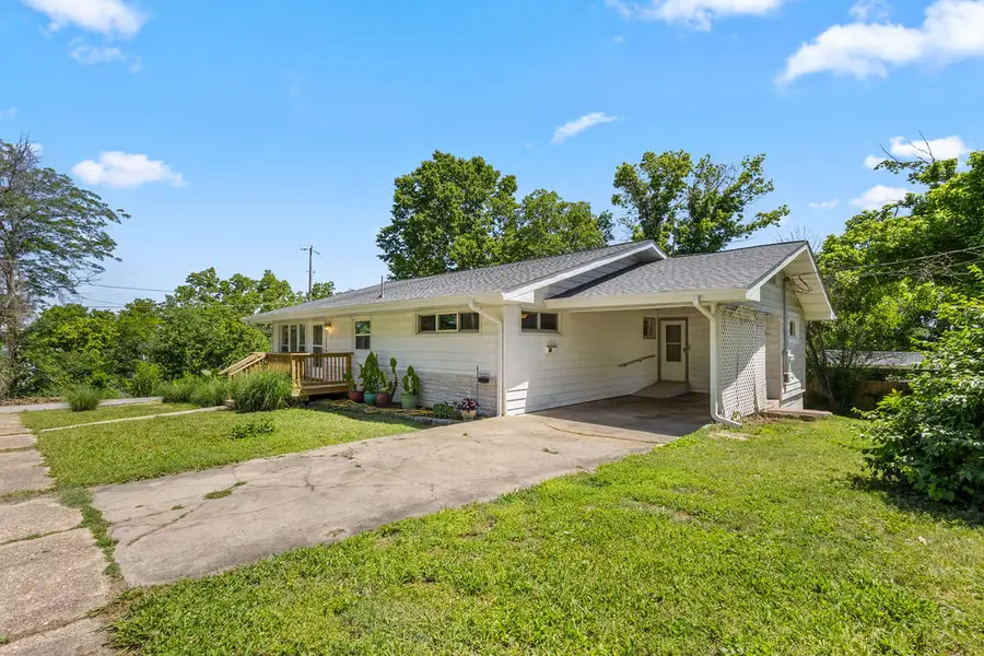 218 N 4th Street, Branson, MO 65616 - #2