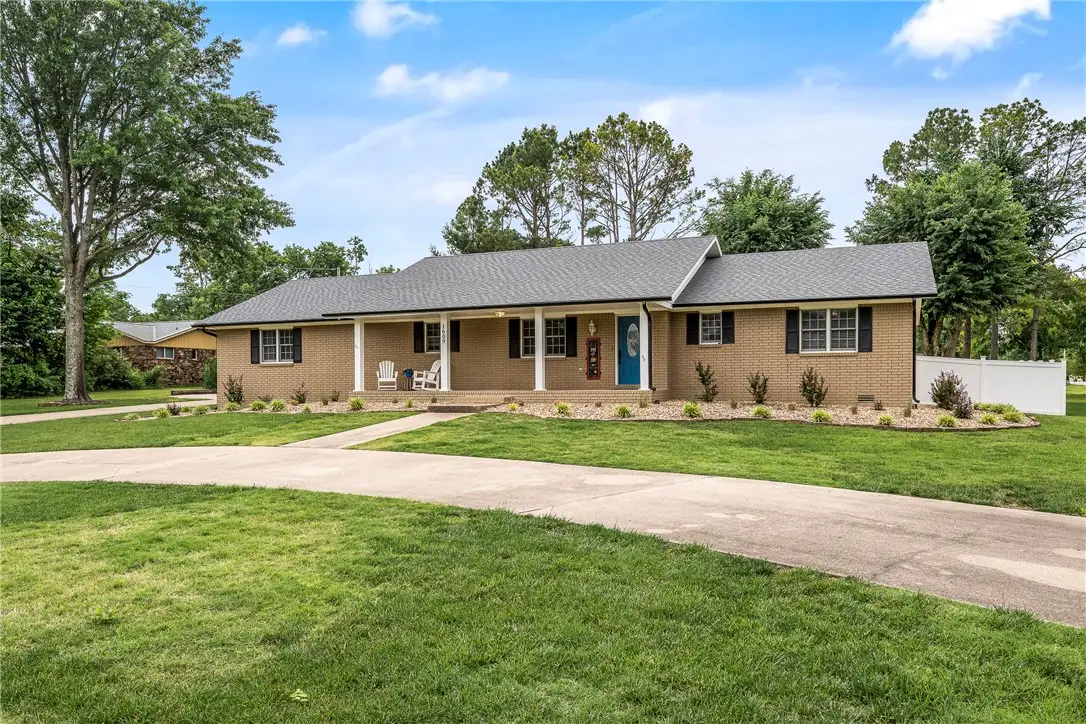 1609 SW 2nd Street, Bentonville, AR 72712 - #1