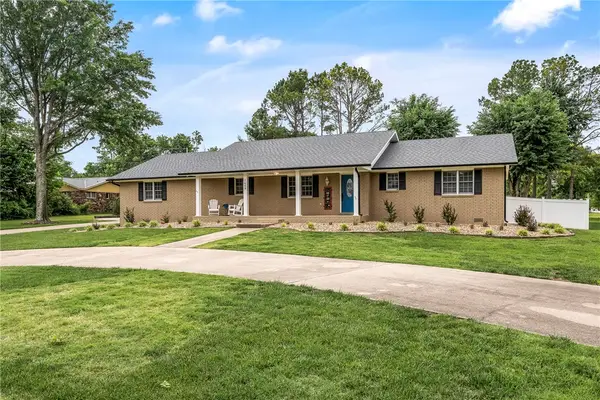 1609 SW 2nd Street, Bentonville, AR 72712