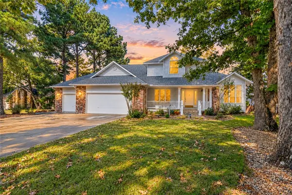 96 Holiday Island Drive, Holiday Island, AR 72631