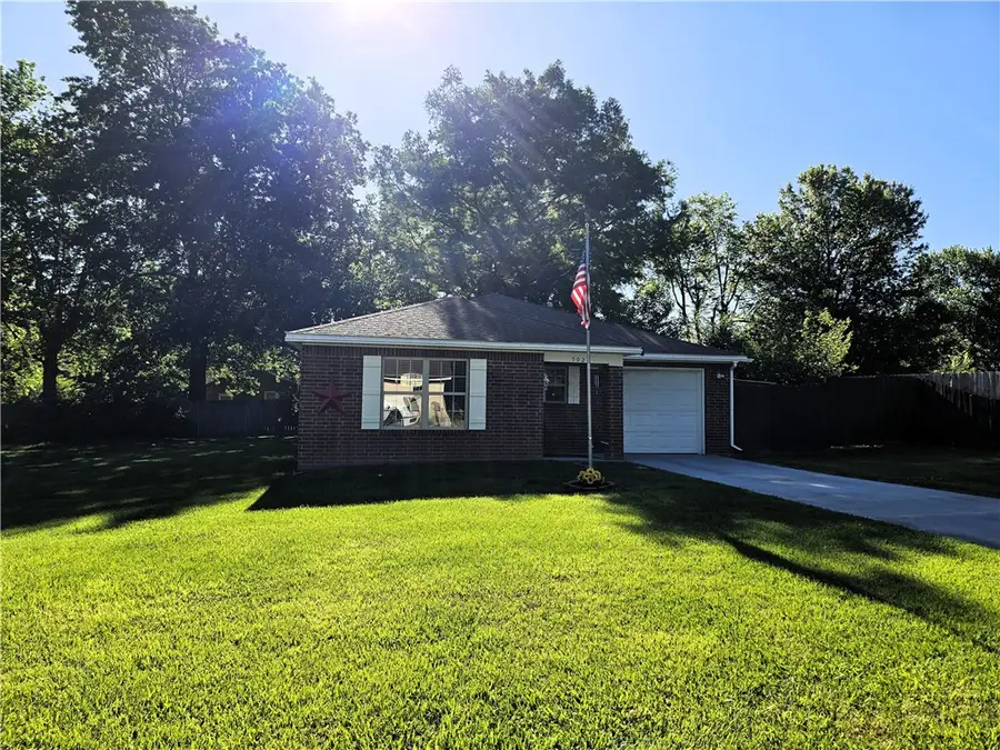 502 Carter Avenue, Lincoln, AR 72744 - #2