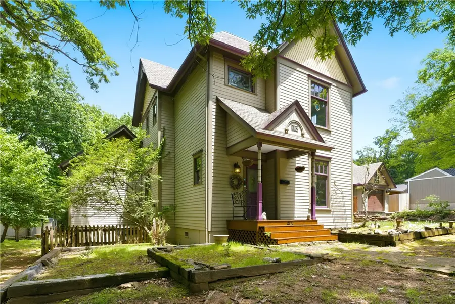 402 E Spring Street, Fayetteville, AR 72701 - #3