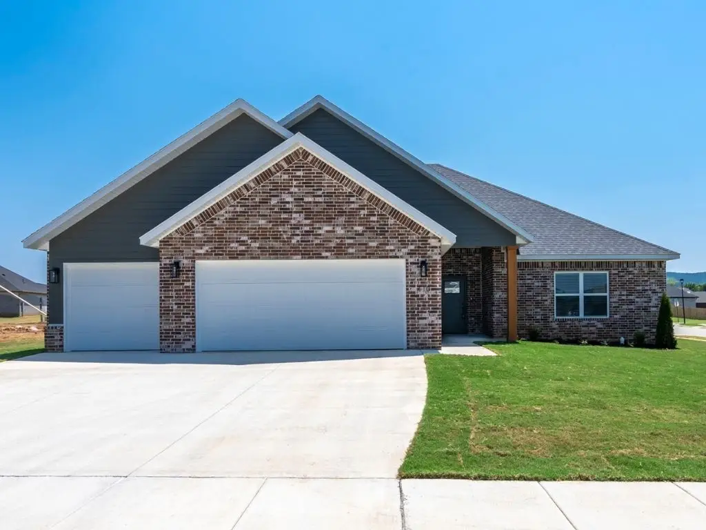 110 N Bloodhound Avenue, Farmington, AR 72730 - #1