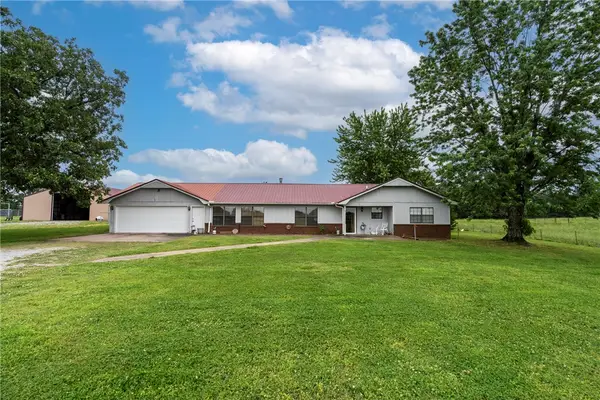 568 S 10 Highway, Kansas, OK 74347