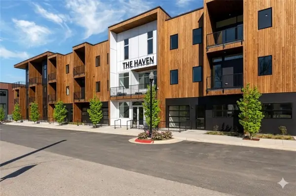 905 SE 4th Street #207, Bentonville, AR 72712
