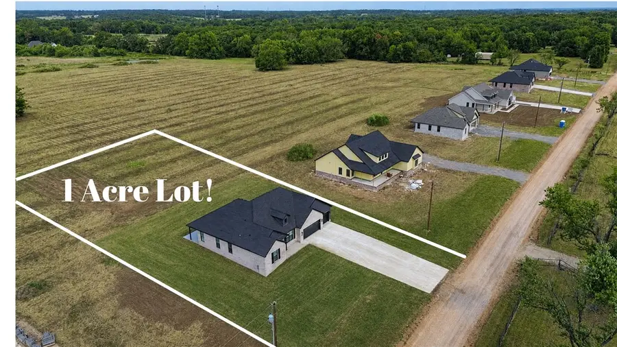 5121 S Pleasant Valley, Gentry, AR 72734 - #3