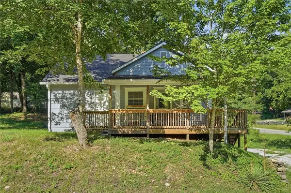 2 Fuller Street, Eureka Springs, AR 72632