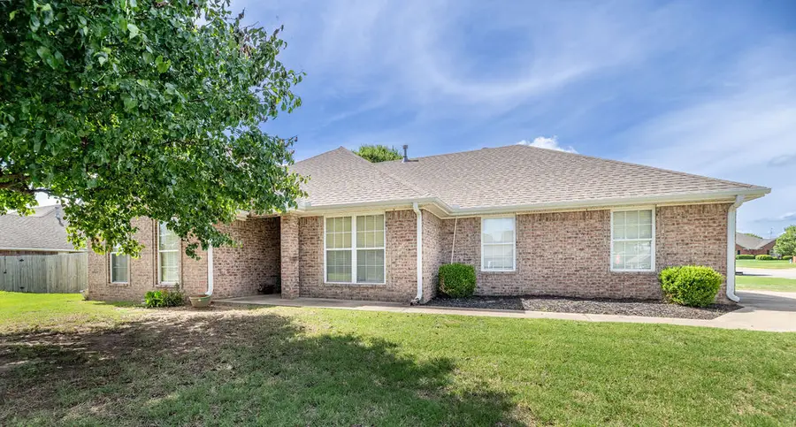 800 Custer Street, Prairie Grove, AR 72753 - #2