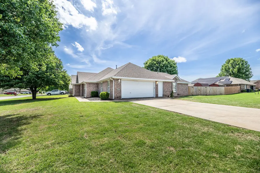 800 Custer Street, Prairie Grove, AR 72753 - #3