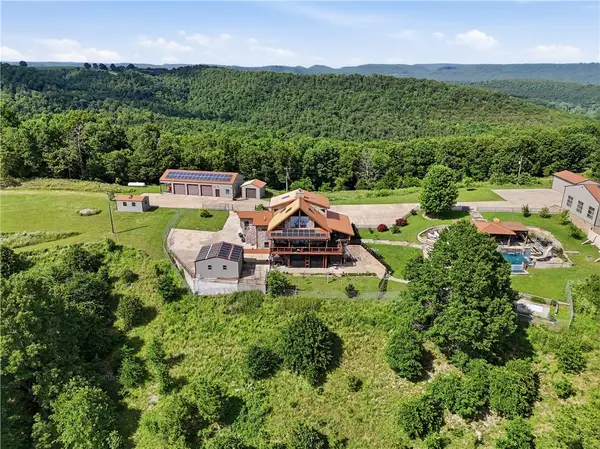 612 Madison 1556, Eureka Springs, AR 72632