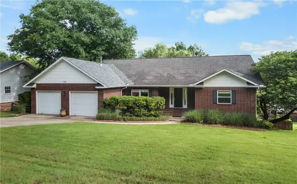 104 Lake Road, Springdale, AR 72764