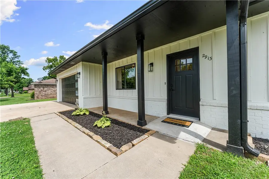 2913 Parkwood Drive, Rogers, AR 72756 - #2